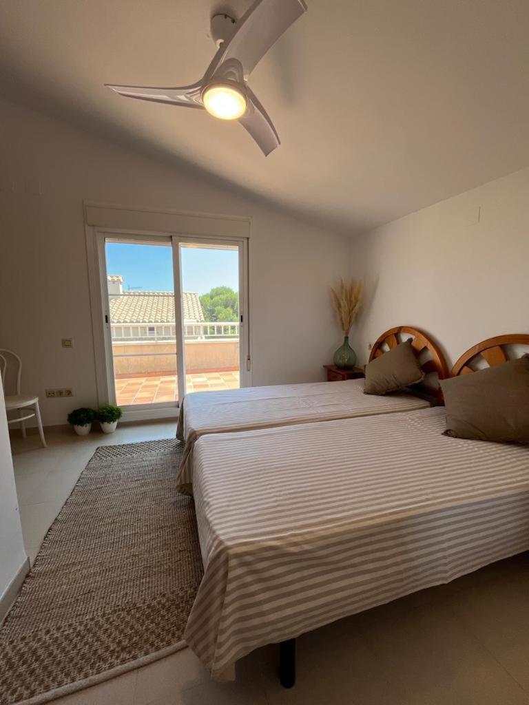 Apartamento Fantástico apartamento con piscina  L'Ampolla Exterior foto