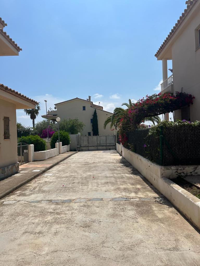 Apartamento Fantástico apartamento con piscina  L'Ampolla Exterior foto