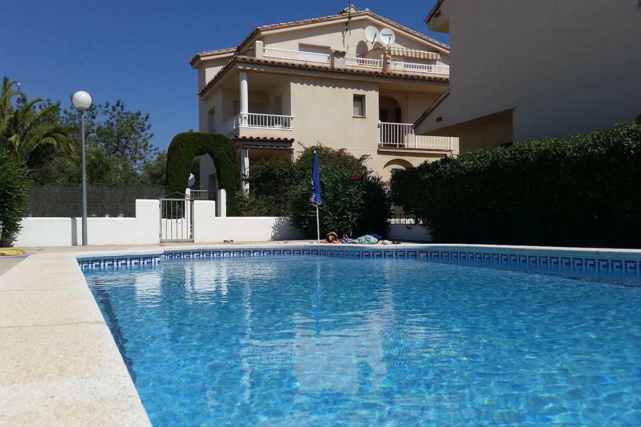 Apartamento Fantástico apartamento con piscina  L'Ampolla Exterior foto